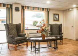 Econo Lodge Inn & Suites Columbus near Fort Benning 2