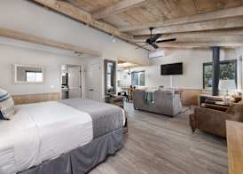 Sky Ranch Lodge 5