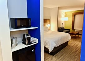 Holiday Inn Express & Suites PERRYVILLE I-55 by IHG 4