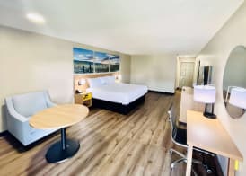 Days Inn by Wyndham Burleson Ft. Worth 5