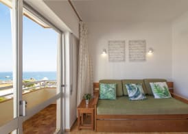 B43 - Spotless Seaview Apartment 5