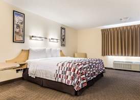 Red Roof Inn Cleveland Airport - Middleburg Heights 4