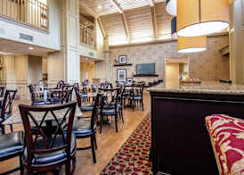 Hampton Inn & Suites Williamsburg-Richmond Rd. 4