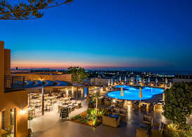 Hotel Pyriá 4