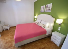 Angels Pool Studios and Apartments 4