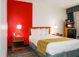 Ramada by Wyndham Cumberland Downtown 5