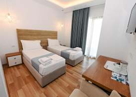 Bianco Hotel 4