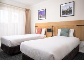MainStay Suites Kew 4