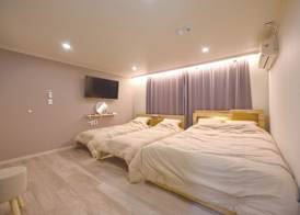 Hithere guesthouse 4