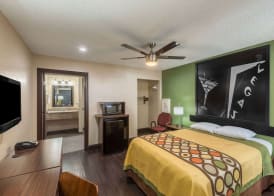Super 8 by Wyndham Austin University/Downtown Area 5