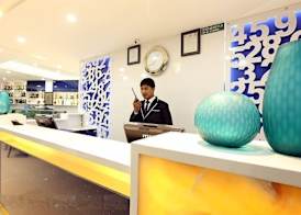 City Hotel & Suites 2