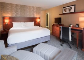 Courtyard by Marriott New Haven Orange 3