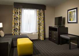 Holiday Inn Express & Suites MADISON CENTRAL by IHG 4