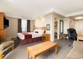 Travelodge by Wyndham Spruce Grove 5