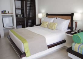 Tamaca Beach Resort 3
