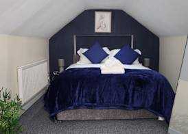 Nottingham 5-br, Sleeps 11 w/ Garden & Parking 2