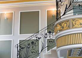 Agnes Deluxe Hotel 4