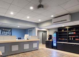 Super 8 by Wyndham Riverside AL 3
