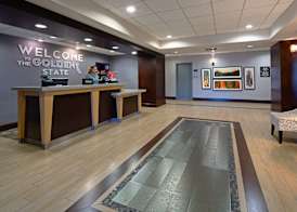 Hampton Inn Visalia 5