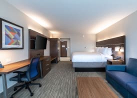 Holiday Inn Express & Suites GAINESVILLE - LAKE LANIER AREA by IHG 3