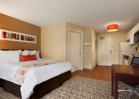 Suburban Studios Charlotte – Executive Park 5