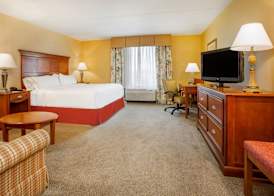 Holiday Inn Express & Suites BLOOMINGTON by IHG 4