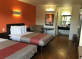 MOTEL 6 4