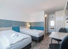 Hotel Café Galerie I Hannover-Garbsen I Free Parking 4