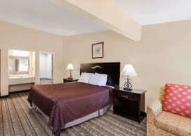 Travelodge by Wyndham San Diego SeaWorld 4