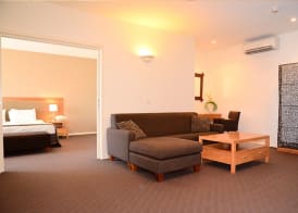 Mornington Hotel 4