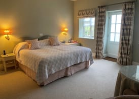 Plumber Manor Hotel 4