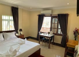 Queenwood Hotel 4