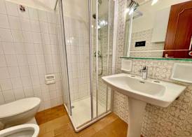 Seafront apartment with pool 4