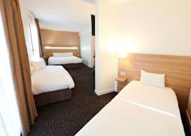 Kyriad Hotel Laval 3