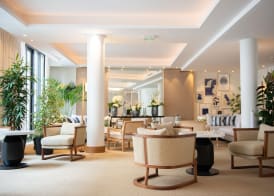 Five Seas by Inwood Hotels 4