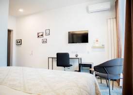 Thomas Albert Hotel 3