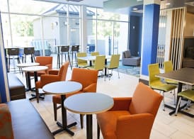 Holiday Inn Express & Suites GREENWOOD MALL by IHG 3