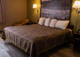 Super 8 by Wyndham Mississauga 5