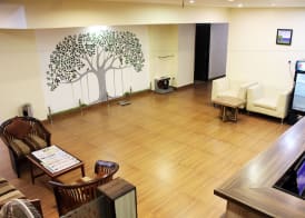 HOTEL GREEN TREES 5