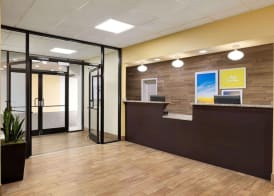 Hotel Bo, a Days Inn by Wyndham Chattanooga Downtown 5
