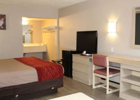 Econo Lodge Paducah West I-24 3