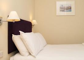 Atlantic House, Spectacular beach front luxury house, sleeps 22+ 5