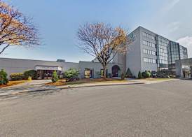 Embassy Suites by Hilton Milwaukee Brookfield 4