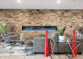 Cobblestone Hotel & Suites - Austin 5