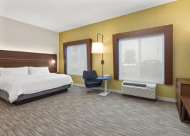Holiday Inn Express & Suites SACRAMENTO AIRPORT NATOMAS by IHG 3