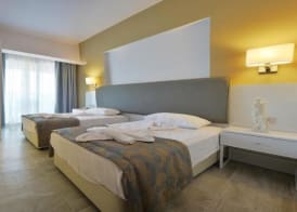 Maris Beach Hotel 5