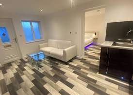 Stunning Truro 1-bed - Sleeps 2 & Parking 5