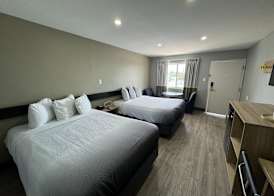 Super 8 by Wyndham Hazleton 5