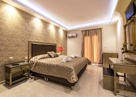 Pirofani Boutique Hotel 5
