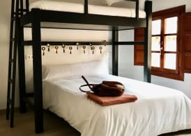 Quartier Leon Hostel Jabalquinto 2